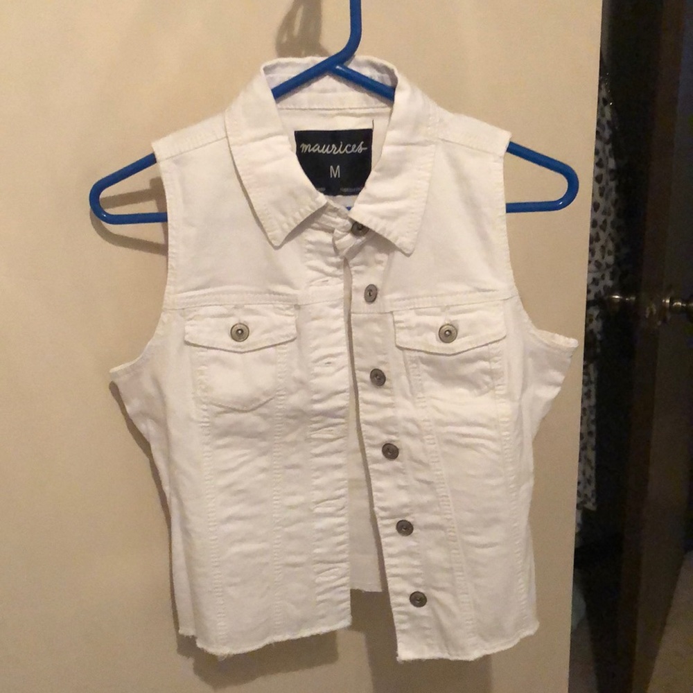 Maurice’s whits denim vest size M